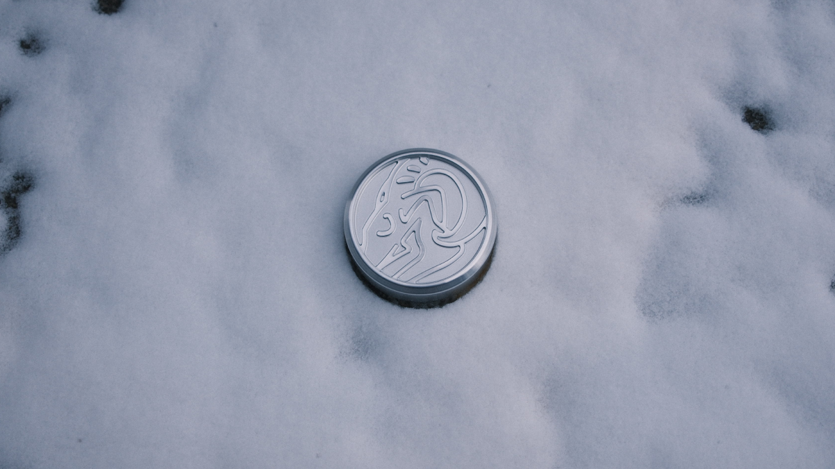 Blackhorn Offroad forged center cap resting in fresh snow — minimalist winter visual for Black Friday 2025 promo.